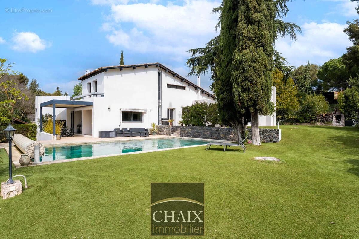 Contemporaine et charme dans un écrin de verdure - photo 2