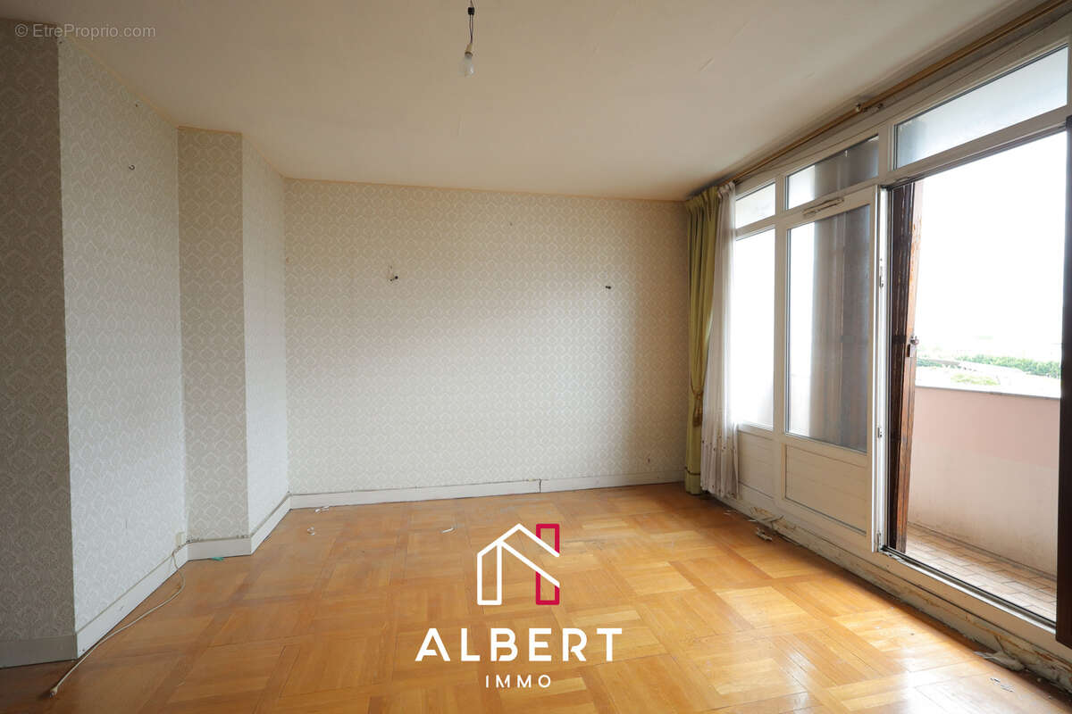 Appartement à LES LILAS