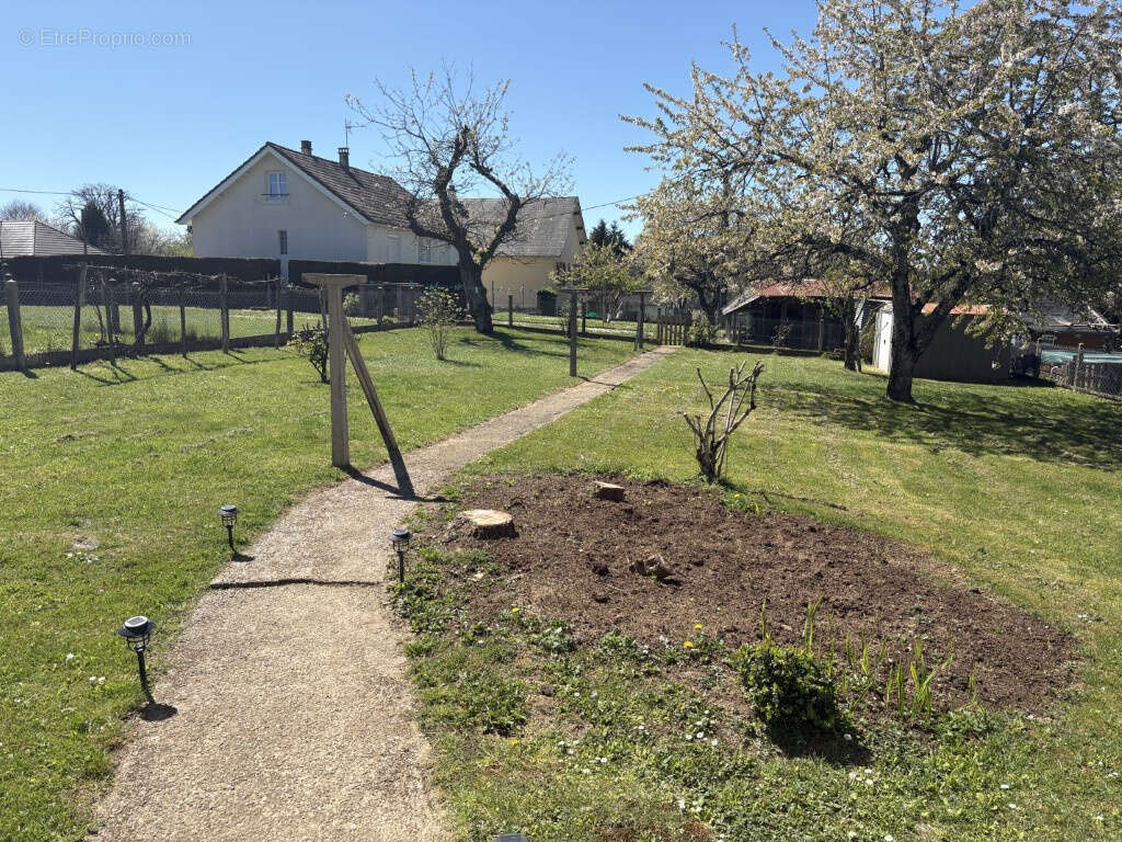 Maison à ARNAC-POMPADOUR