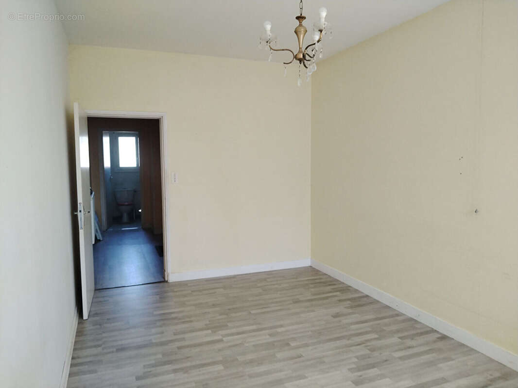 Maison de Ville Centre bourg MENESPLET - photo 2