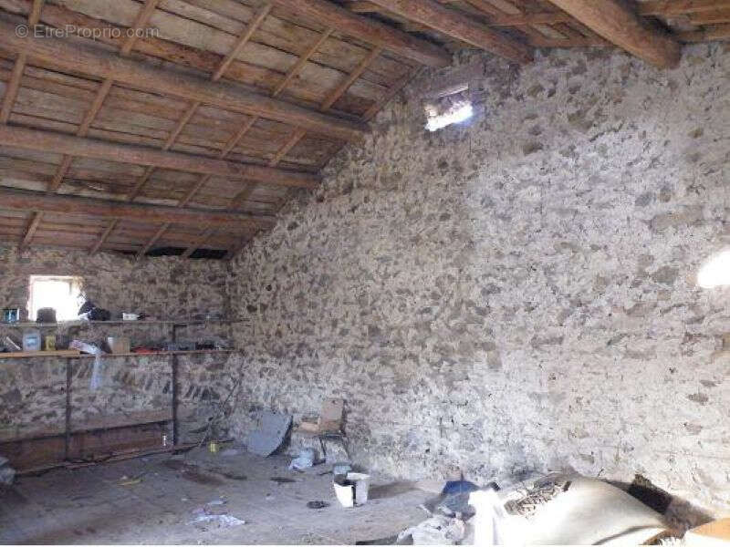 Maison à VERNET-LA-VARENNE