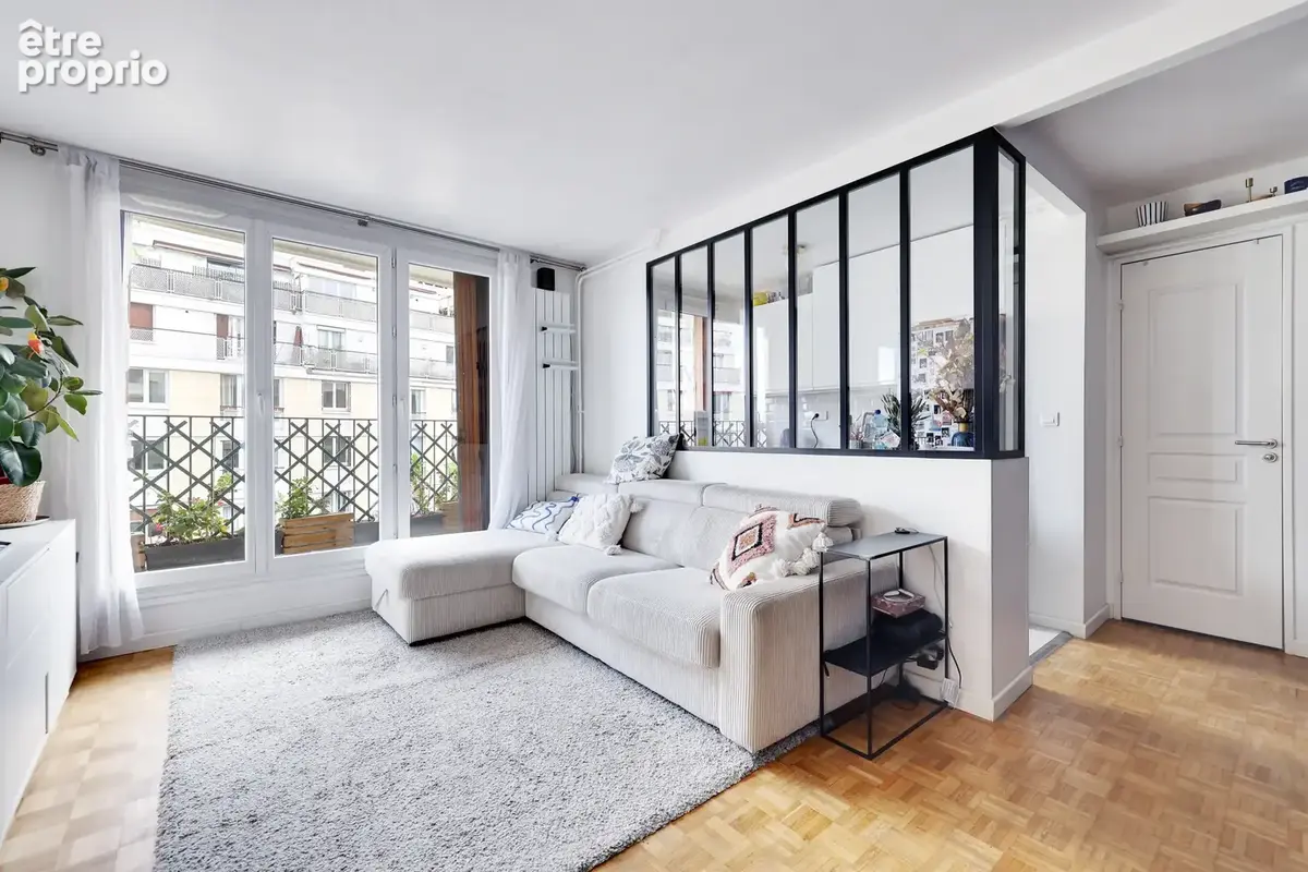 Paris 19, buttes chaumont, deux pièces avec balcon en étage élevé avec ascenseur. - photo 3