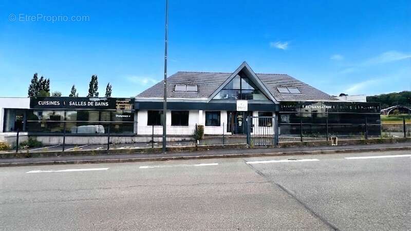 Local/bureau à vendre QUIMPER - 670 m² - Parking  Quartier Ty Pont Kerroué - photo 3