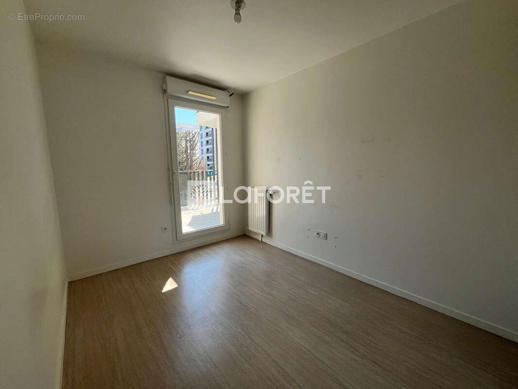 Appartement Cergy 3 pièce(s) 68.97 m2 - photo 12