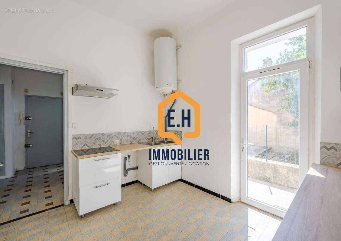 Appartement 300 m² à Toulon  - photo 6