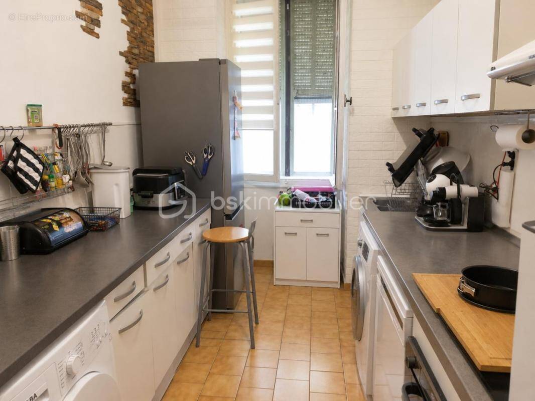 Menton – Centre-ville  Appartement 3 pièces de caractère – Belle hauteur sous plafond - photo 1