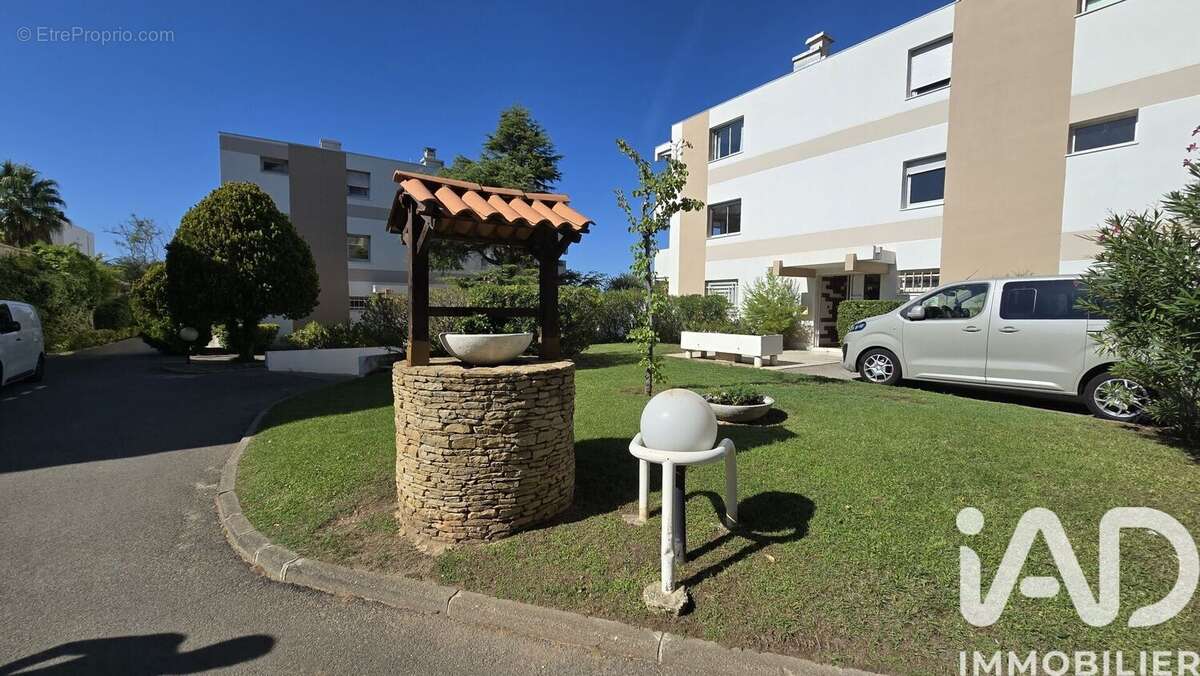 Photo 2 - Appartement à MARSEILLE-8E