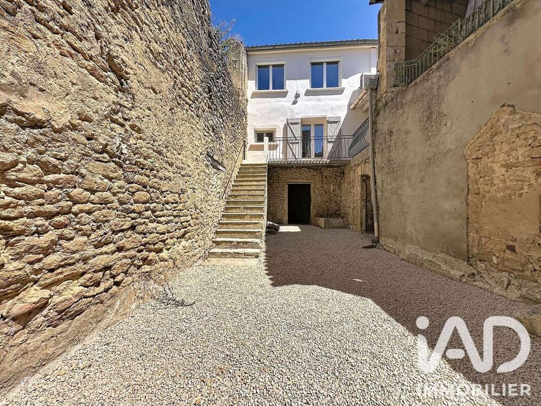 Maison 90 m² à Vers-Pont-Du-Gard  - photo 2