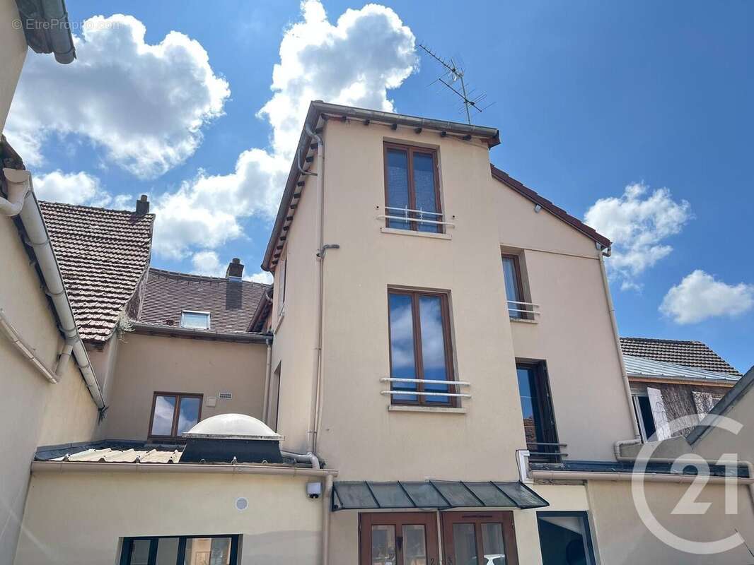 Appartement à HOUDAN
