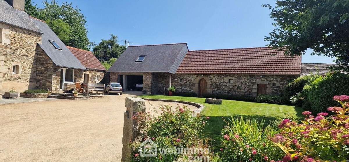 Dépendance en pierre pouvant être aménagée en gîte - Maison à LANNION