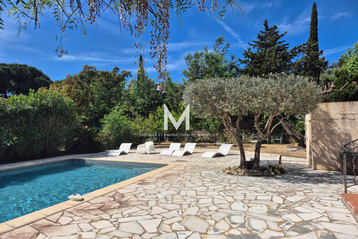 Maison à PLAN-DE-LA-TOUR