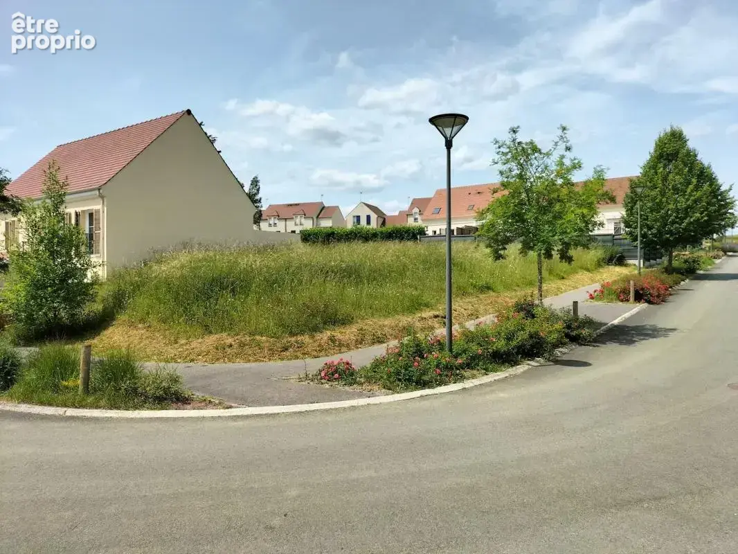 Terrain à RESSONS-SUR-MATZ