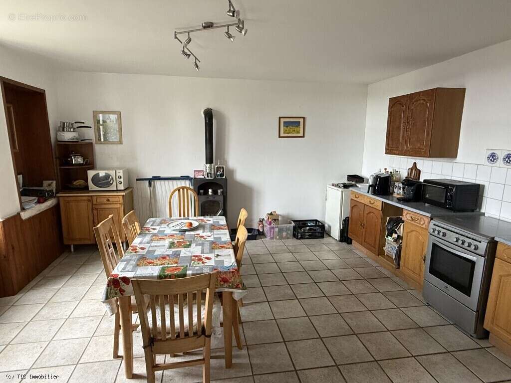 Maison à CHEF-BOUTONNE