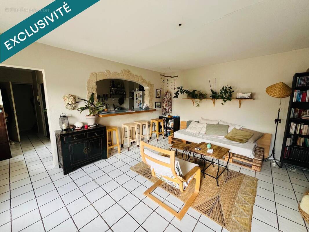 Photo 1 - Appartement à VILLENEUVE-LES-AVIGNON