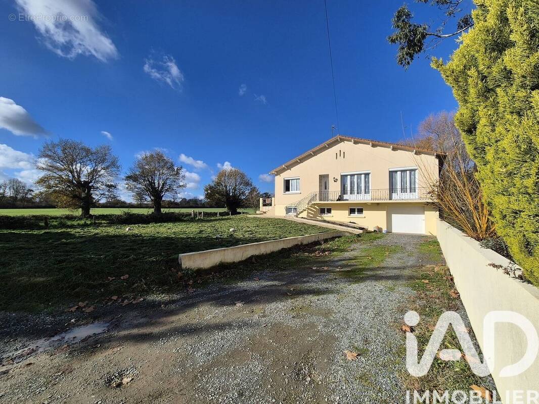 Photo 1 - Maison à LE TALLUD