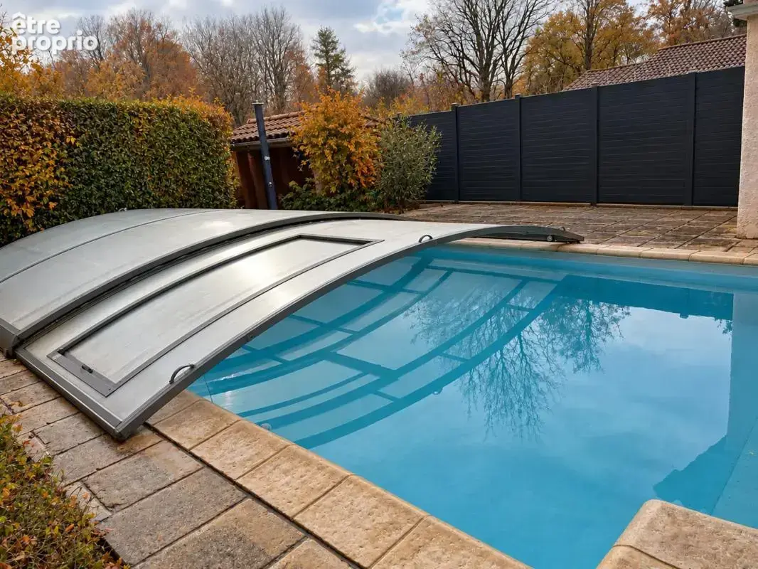 Savigneux – Maison avec piscine, jardin et 5 chambres ! - photo 22