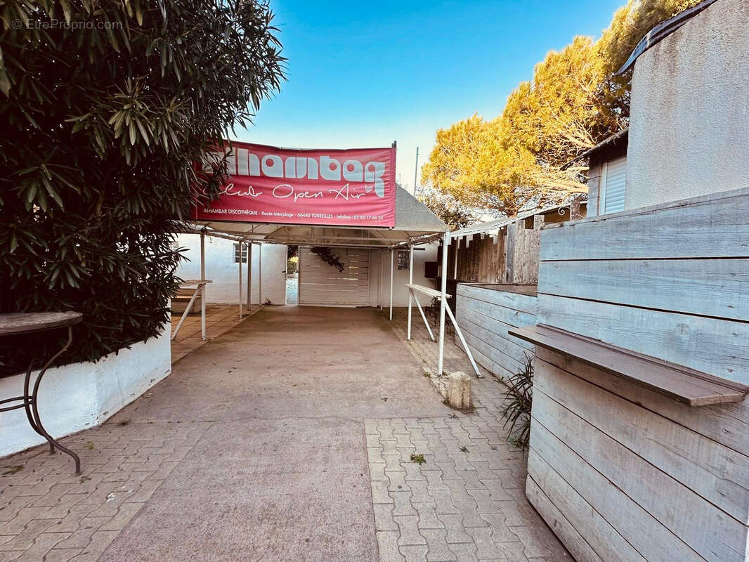 Commerce à TORREILLES