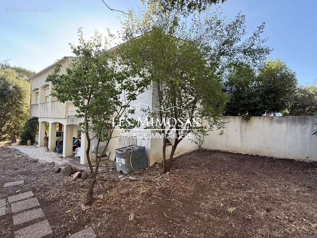 Maison à ROQUEBRUNE-SUR-ARGENS