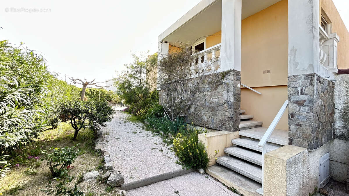 Appartement à SIX-FOURS-LES-PLAGES