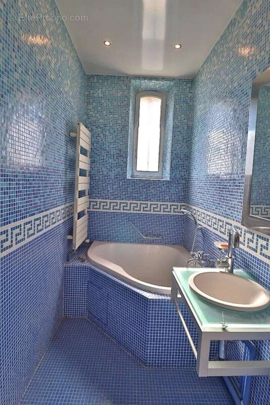 Maison à VERRIERES-LE-BUISSON