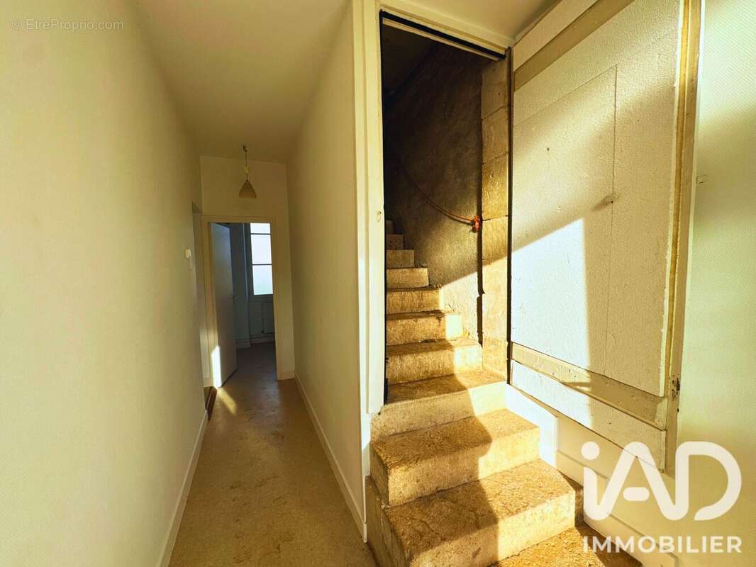Maison 103 m² à Perroy  - photo 4