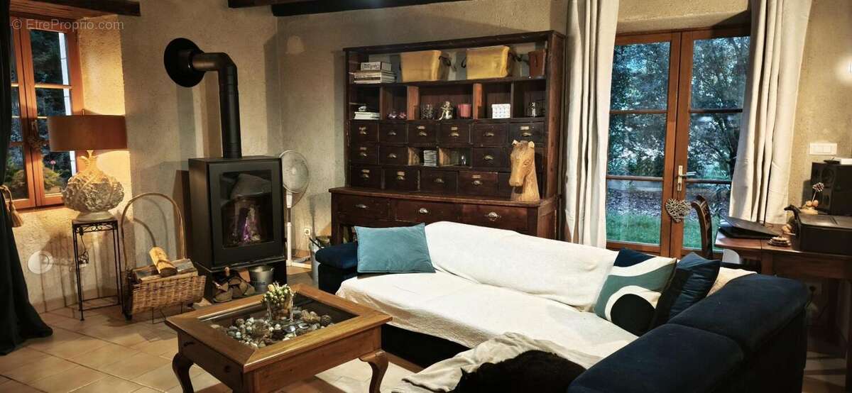 Maison à SAINT-NAZAIRE-DE-VALENTANE