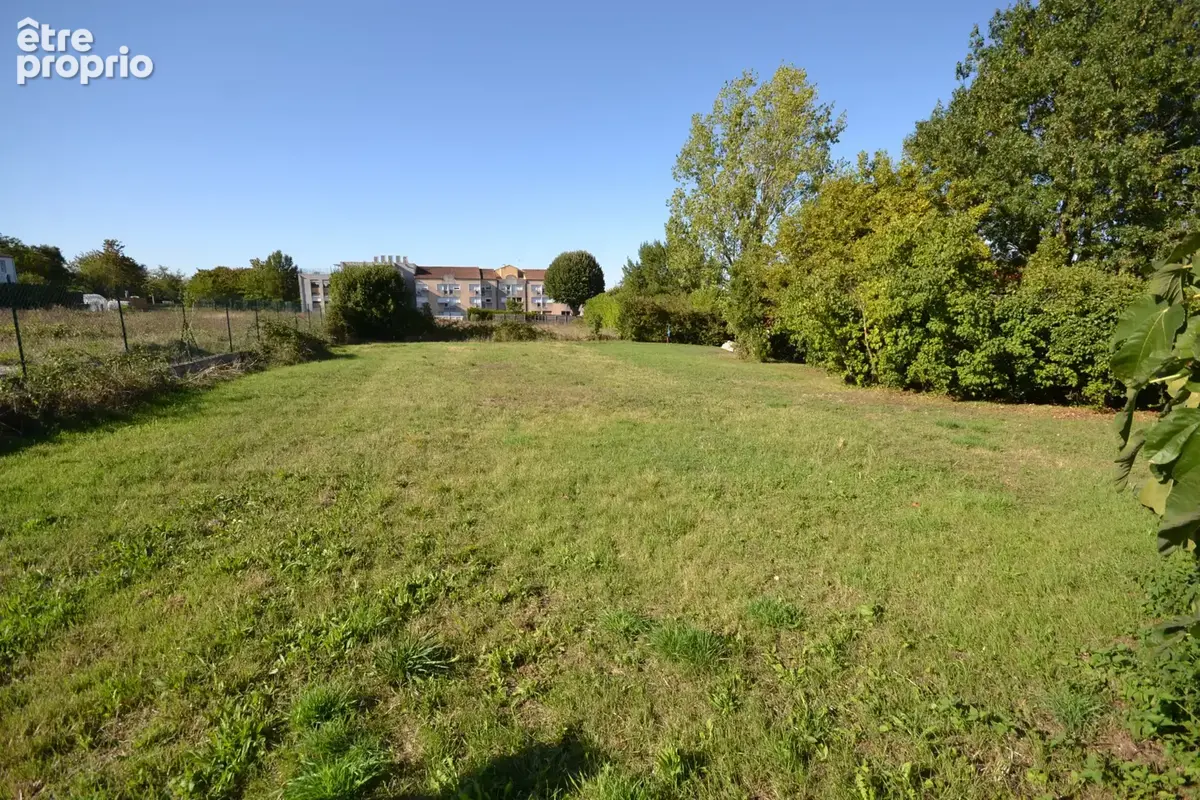 Terrain à SAINTES