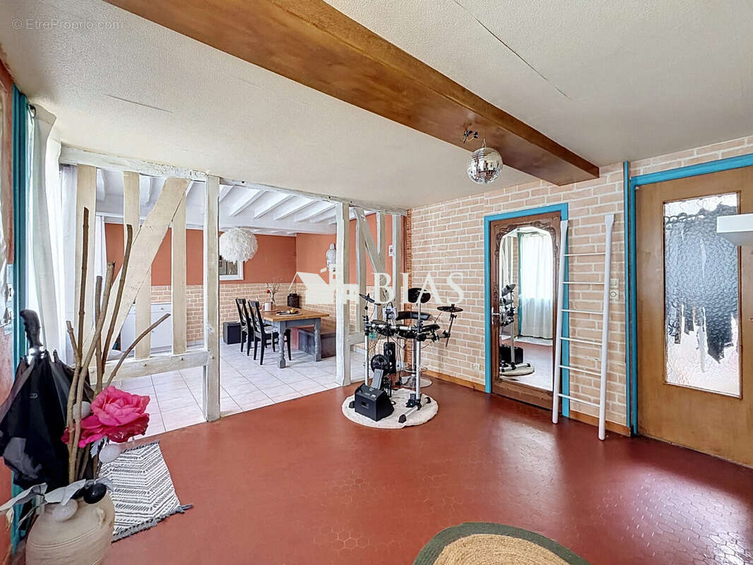 Maison 145 m² à Beaumont-Le-Roger  - photo 3