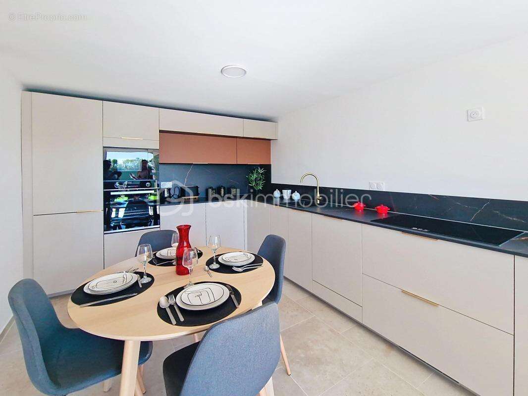 Appartement à LA FARE-LES-OLIVIERS