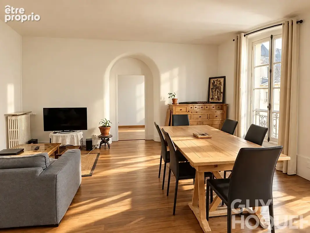 Versailles Notre-Dame - Élégant 5 pièces de 97 m² à deux pas du marché - photo 8