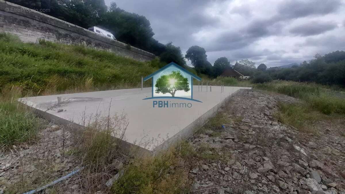 À SAISIR – Terrain viabilisé avec projet de maison familiale à Murat-le-Quaire - photo 3