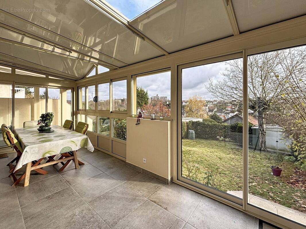 Véranda. - Maison à SACLAY