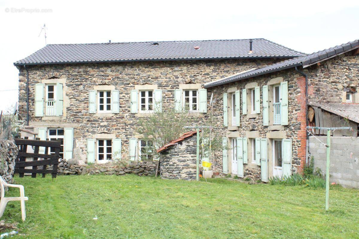 Maison à SAINT-HOSTIEN