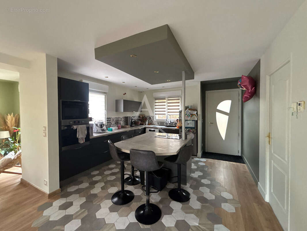 Maison à NUILLE-SUR-VICOIN