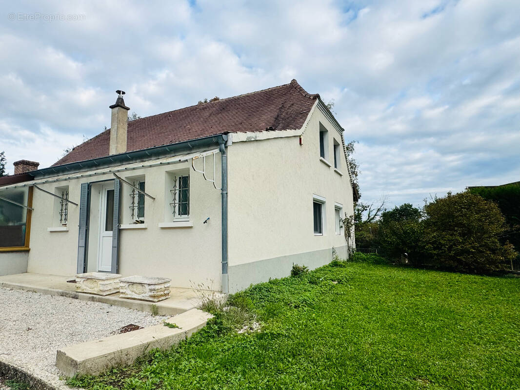 Maison à FRANGY-EN-BRESSE