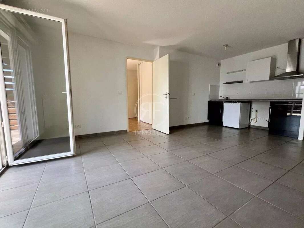 Appartement T2 Balcon + Parking - photo 3