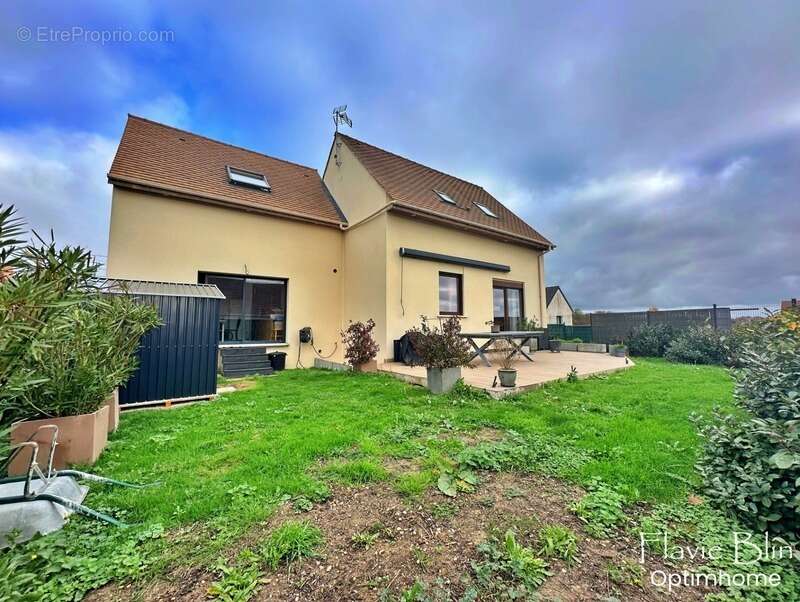 Maison à NEAUPHLETTE