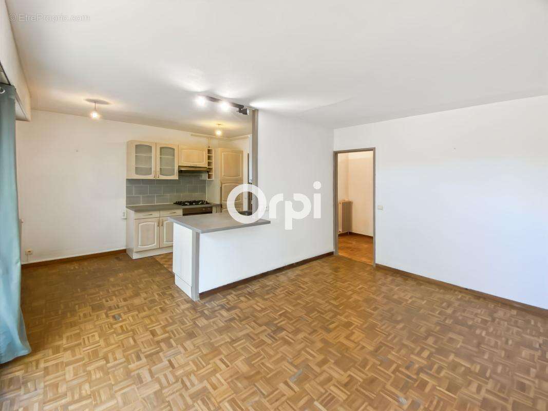 Appartement à MARSEILLE-9E