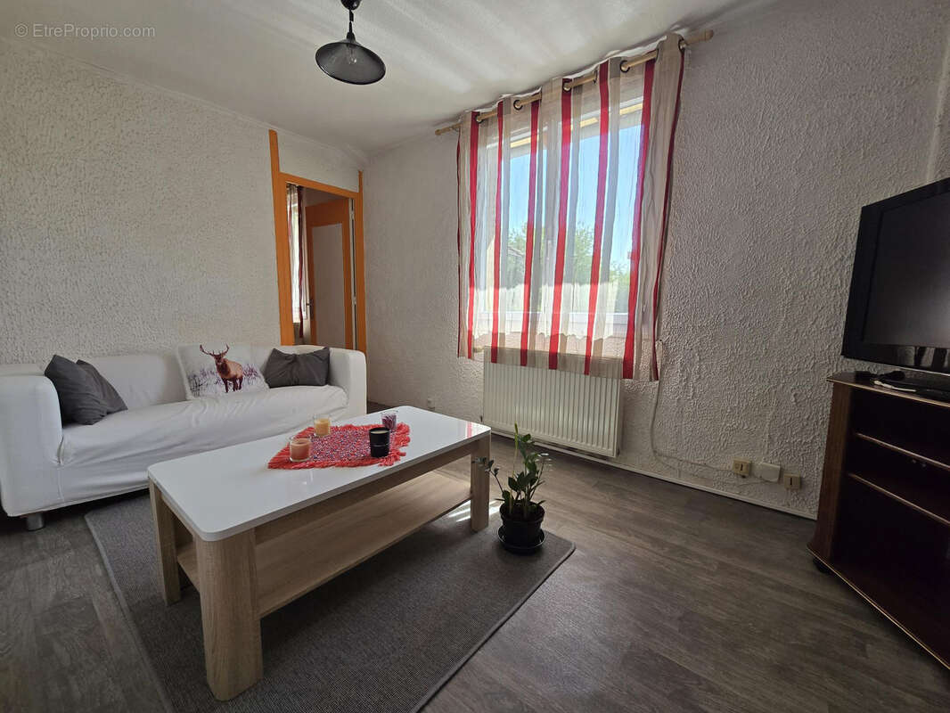 Maison à PUY-GUILLAUME