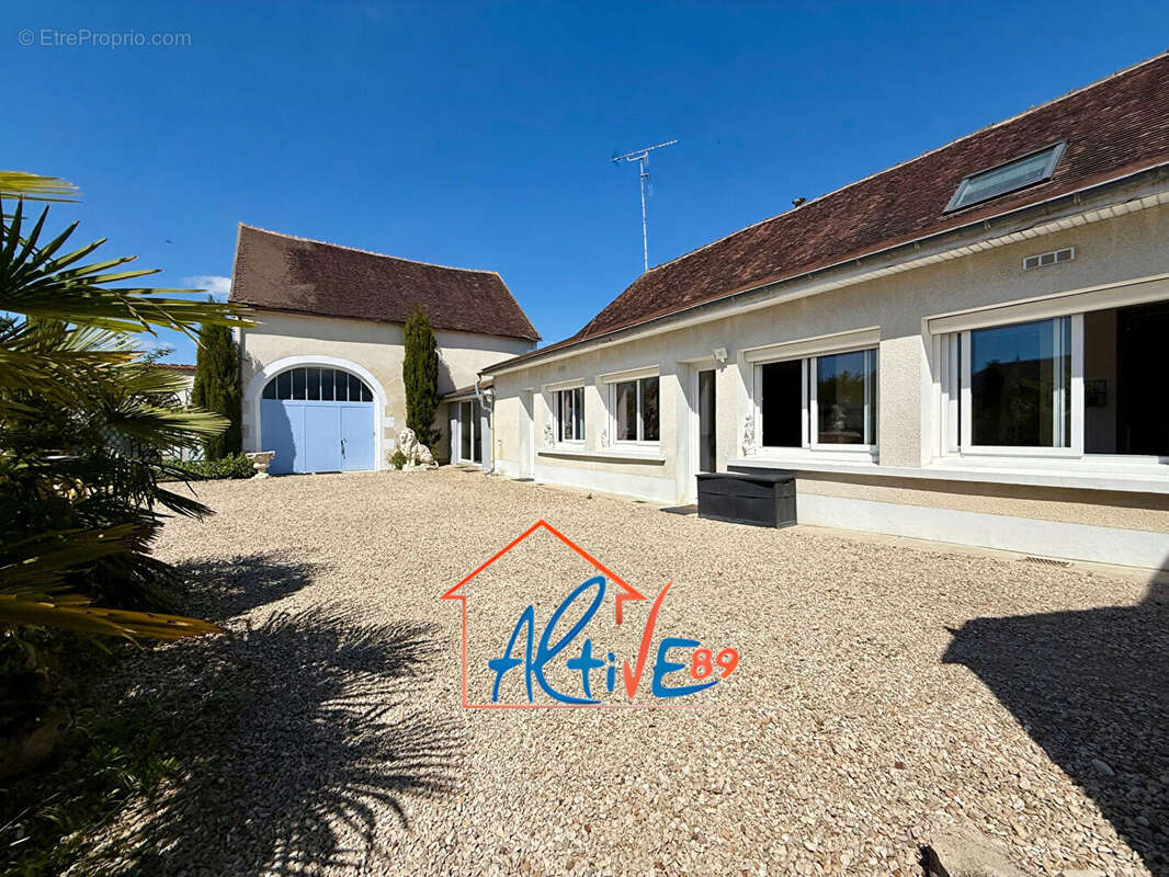 Maison à EPINEAU-LES-VOVES