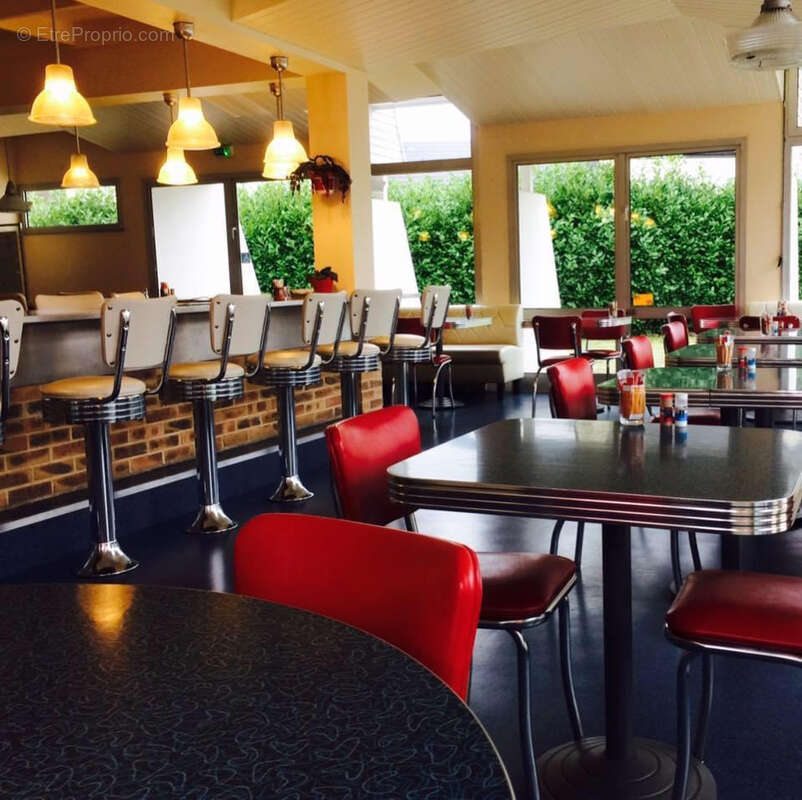 Commerce à VERNEUIL-SUR-AVRE