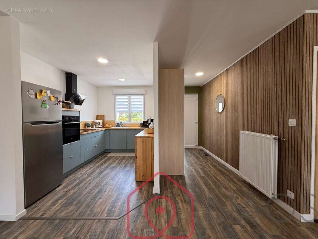 Maison familiale rénovée de 113 m²  Sous-sol complet  Terrasse 70 m2 piscine et cuisine d'été - photo 5