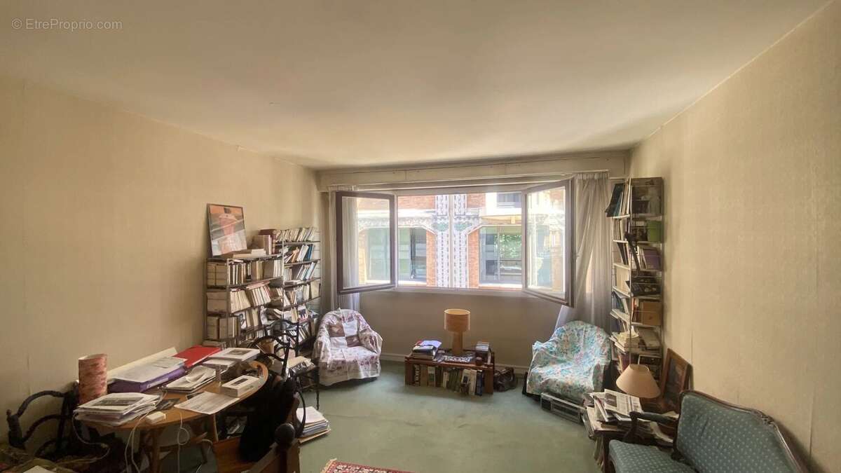 Appartement à NEUILLY-SUR-SEINE