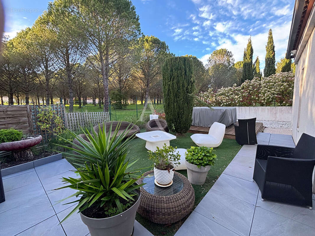 Maison à VILLEMOUSTAUSSOU