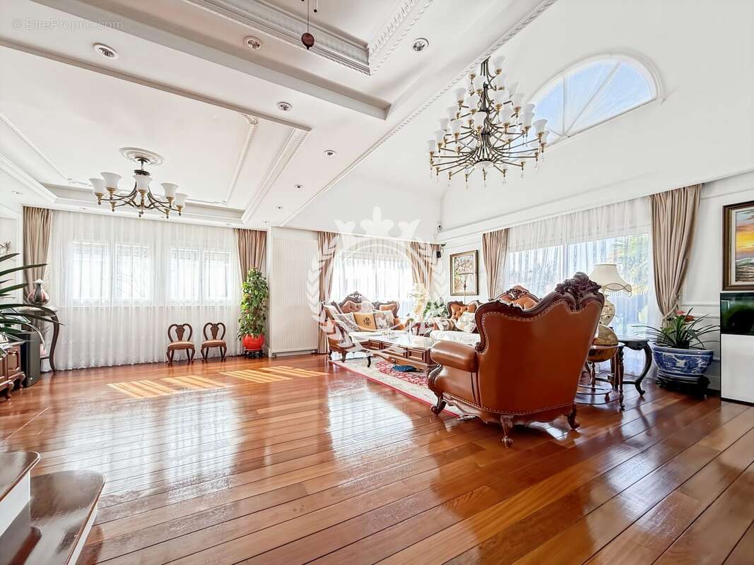 Maison à MAGNY-LE-HONGRE