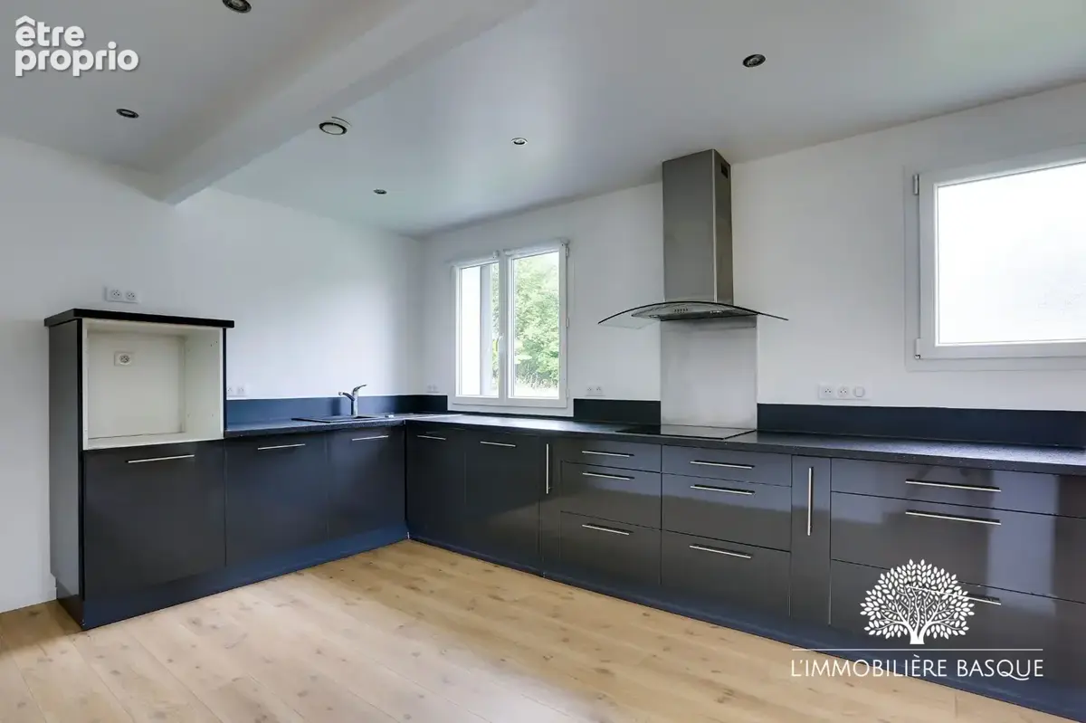 Maison 4 pièces 106 m² à vendre à Bassussarry (64200) - photo 4