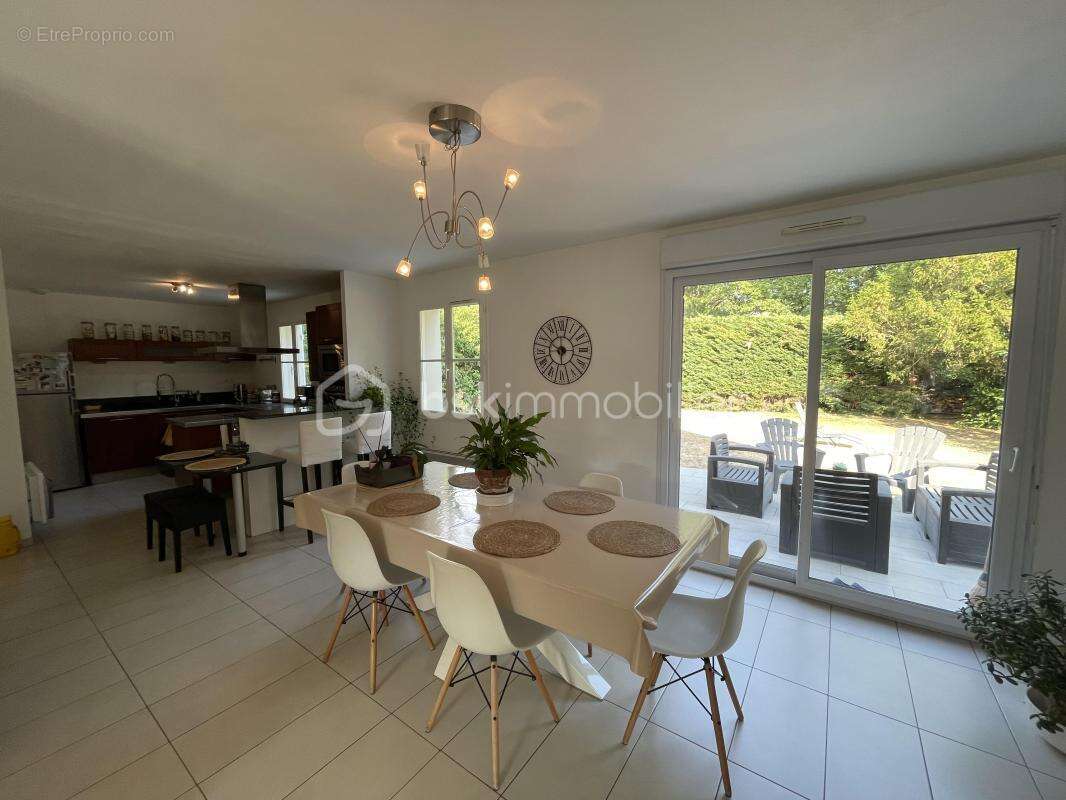 Maison BOIS LE ROI - 131m² - 4 chambres - photo 5