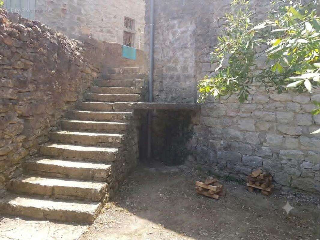  À VENDRE : Maison de caractère en pierres + dépendance - Cœur de Berrias ! - photo 4