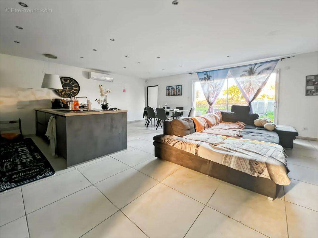 Maison à VILLENAVE-DE-RIONS