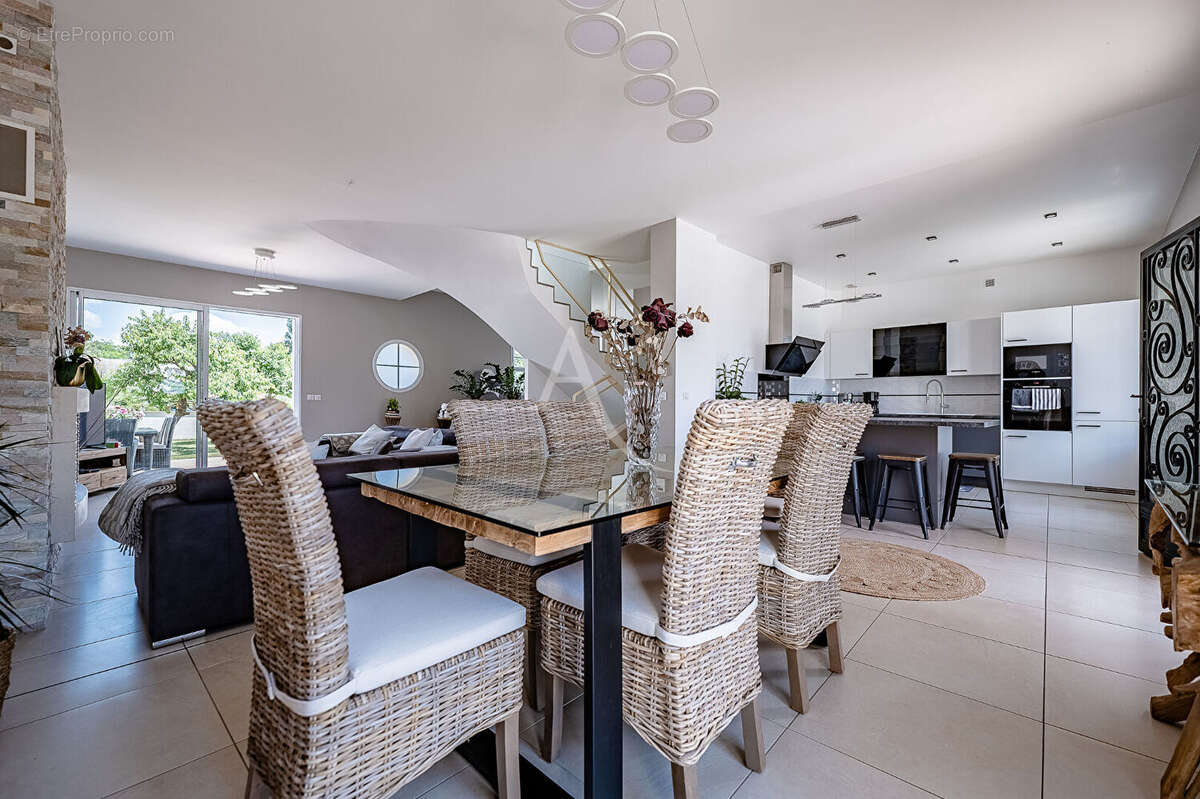 Maison à LIMEIL-BREVANNES